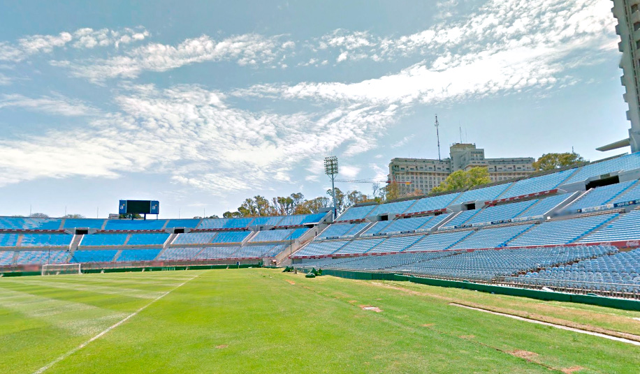 Essa é a visão do campo de futebol do Estádio Centenário