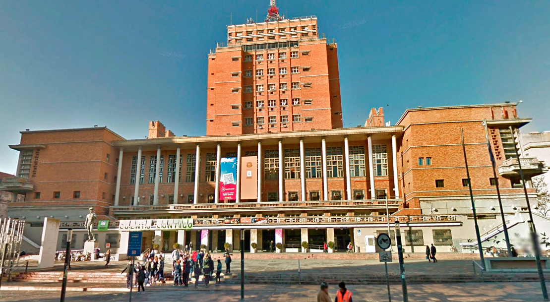 Essa é a fachada o Museu de História da Arte de Montevideo