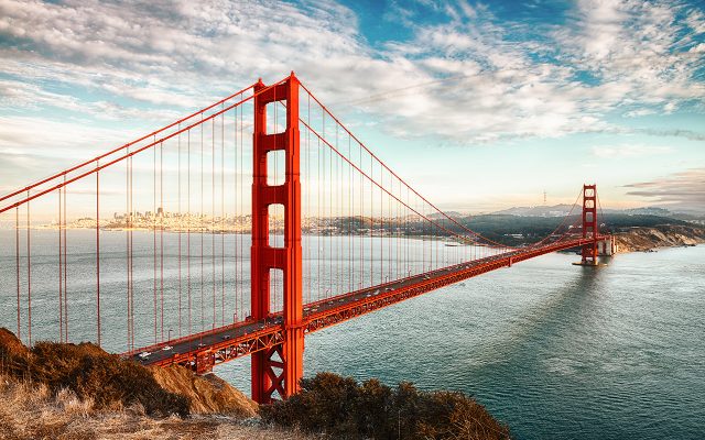 A ponte The Golden Gate Bridge é o símbolo de San Francisco e faz parte de sua história
