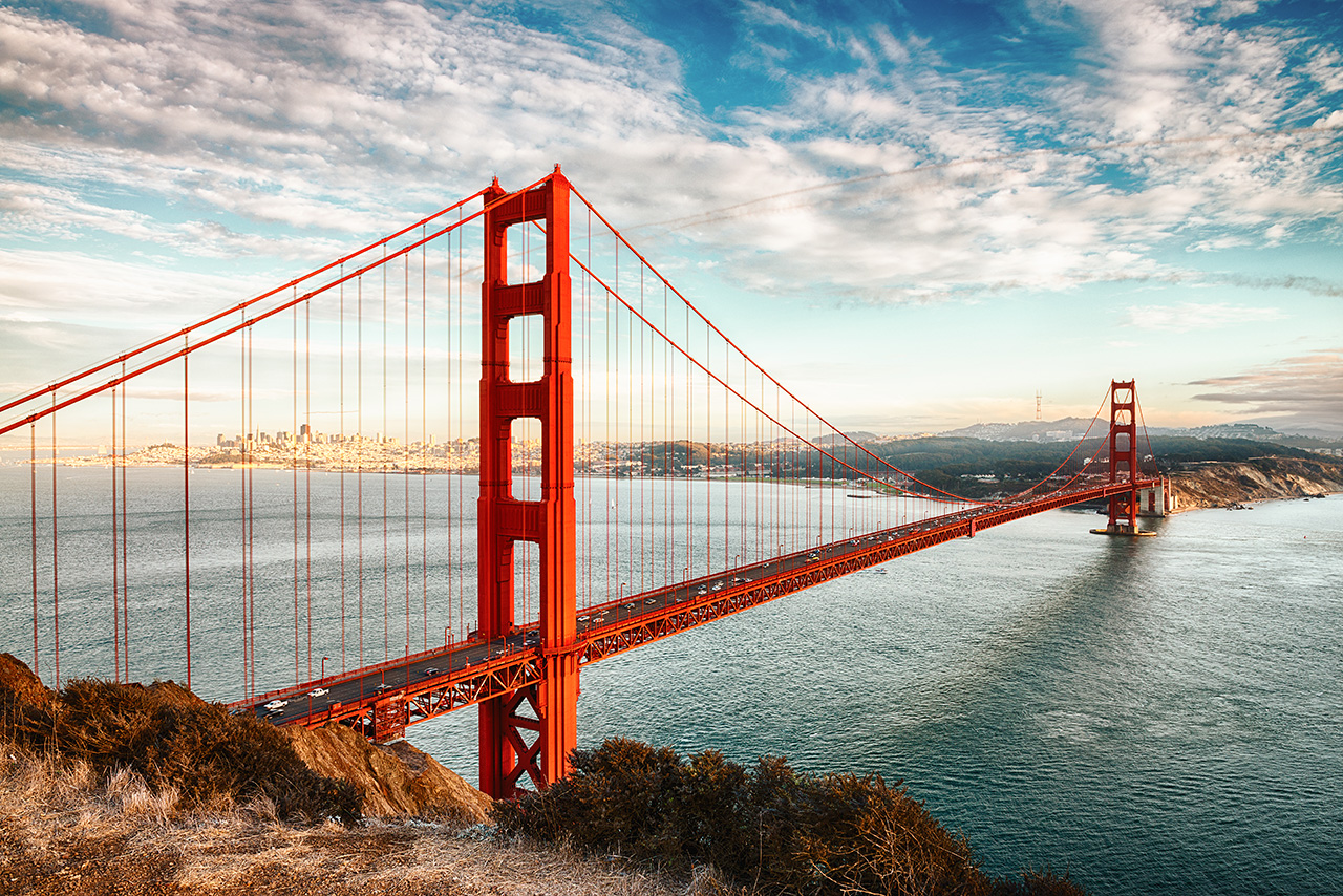 A ponte The Golden Gate Bridge é o símbolo de San Francisco e faz parte de sua história