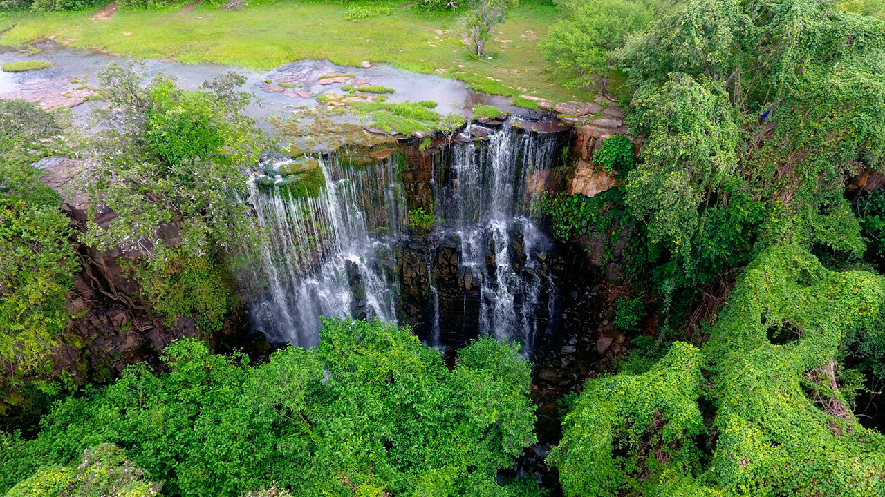 A Cachoeira da Bica em Capitão de Campos é uma das cachoeiras do Piauí (Créditos: Site Conheça o Piauí)