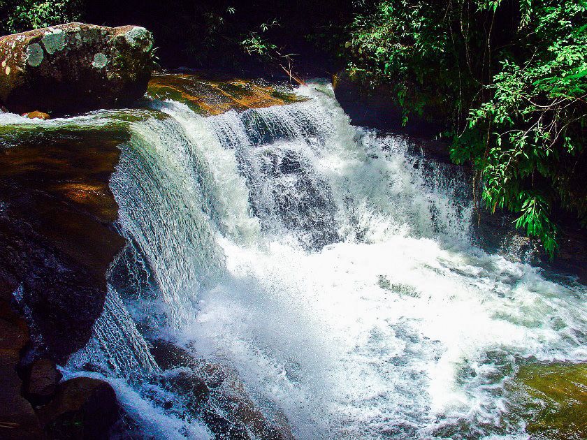 A cachoeira das sete quedas em Macaé é uma das cachoeiras do Rio de Janeiro