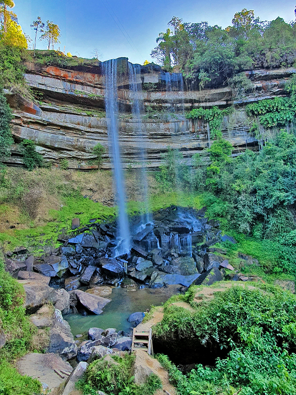 A Cachoeira Paulista em Doutor Pedrinho é uma das cachoeiras de Santa Catarina