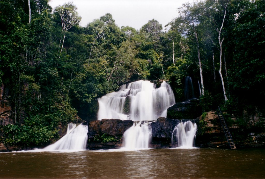 A Cachoeira Véu de Noiva em Araguaína é uma das cachoeiras do Tocantins