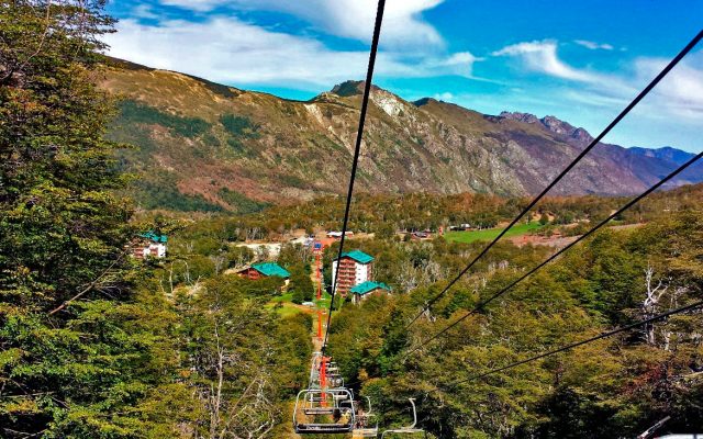 Paisagem de cima do teleférico em Chillán