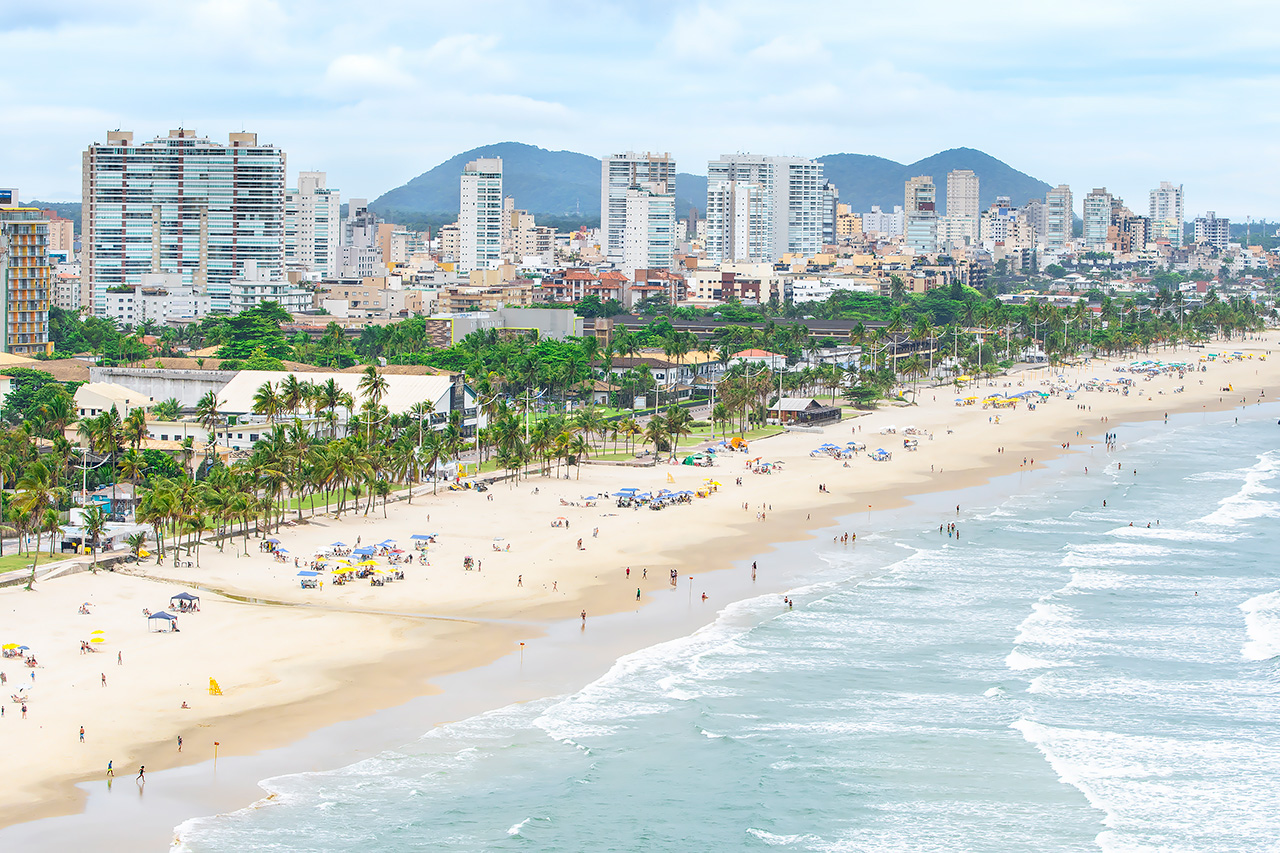 A Praia da Enseada no Guarujá é uma das praias de São Paulo