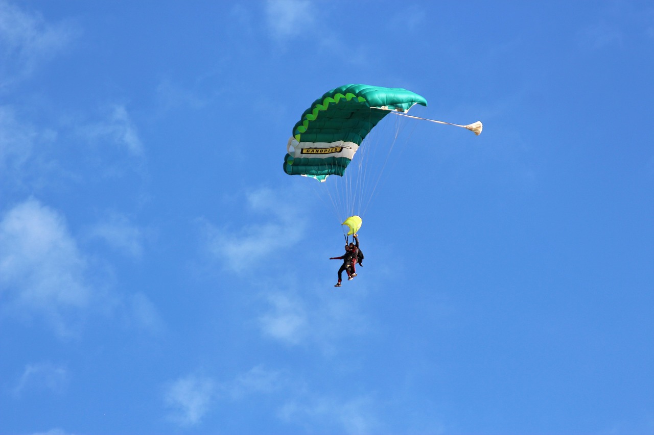A prática de paraquedas é comum em Boituva