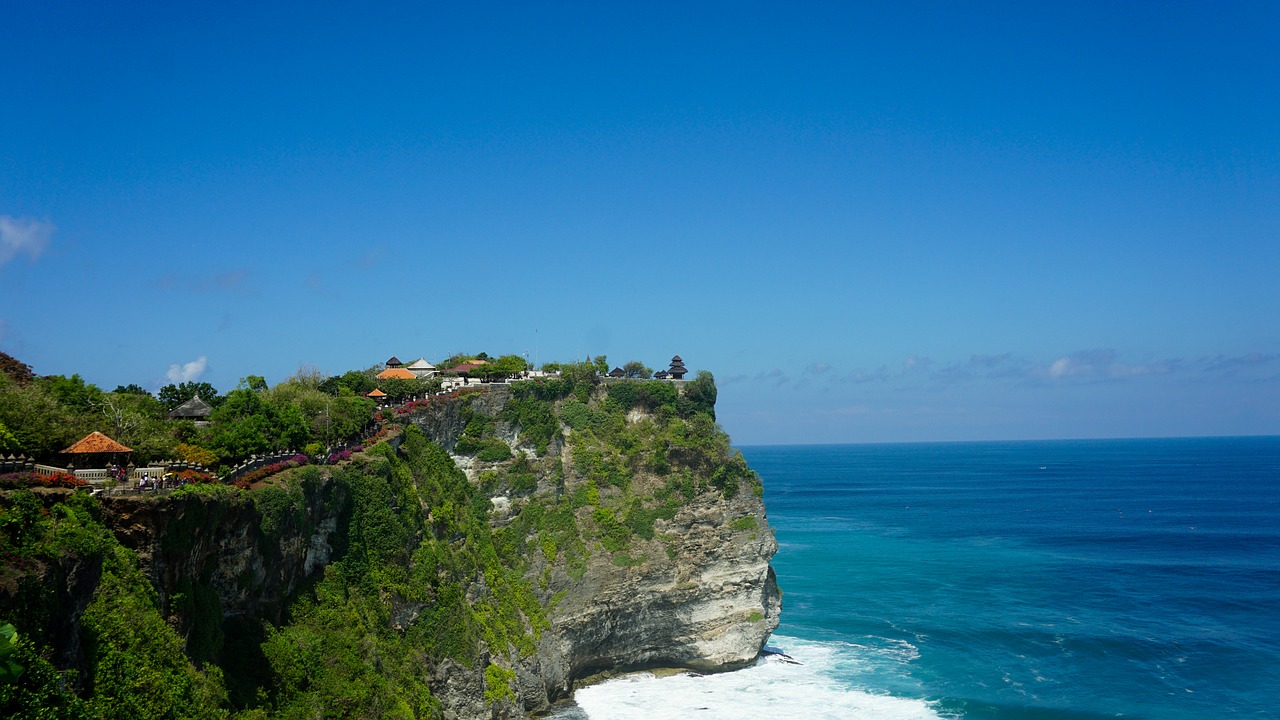 Uluwatu é o paraíso dos surfistas em Bali