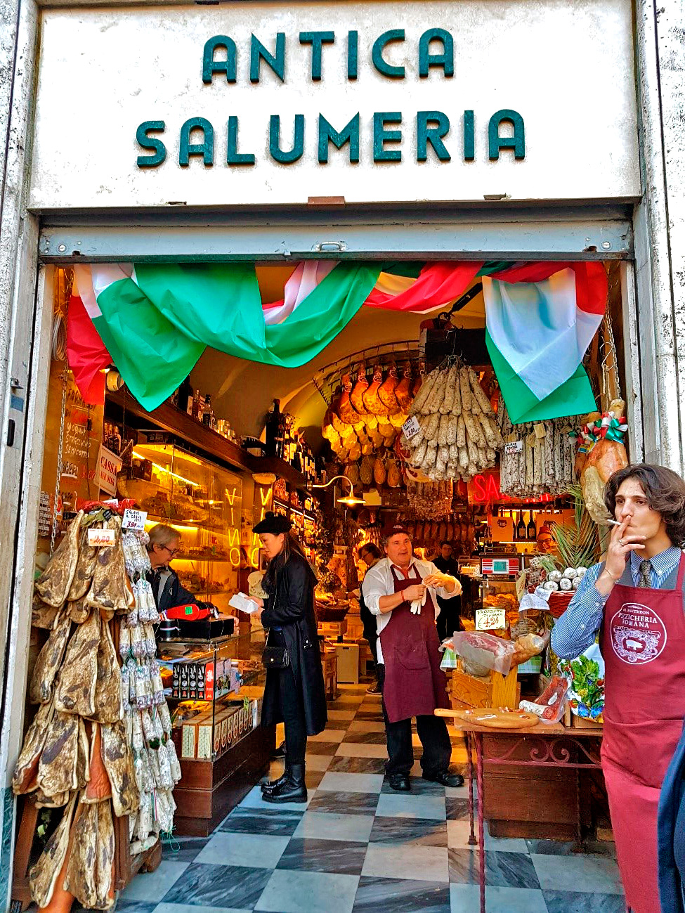 Olha que espetáculo os produtos da Loja Antica Salumeria