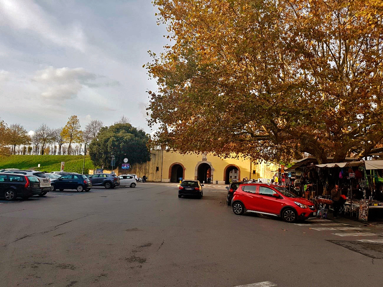 Portal de entrada para Lucca: Porta di Santa Maria