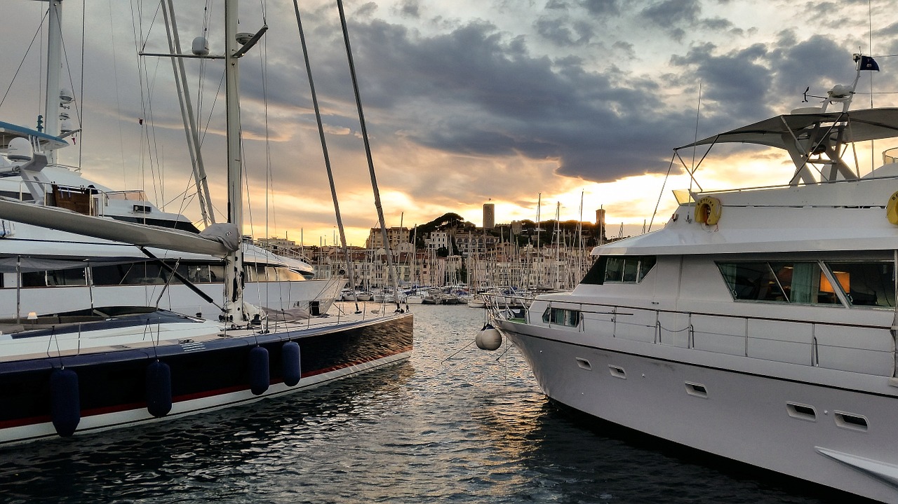 Esse é o Porto de Cannes na Riviera Francesa
