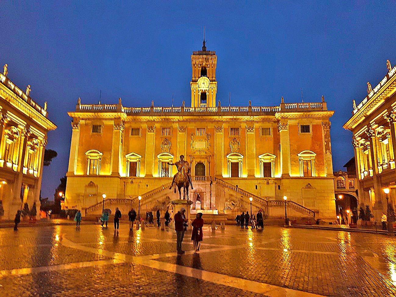 Belíssima praça do Capitólio em Roma