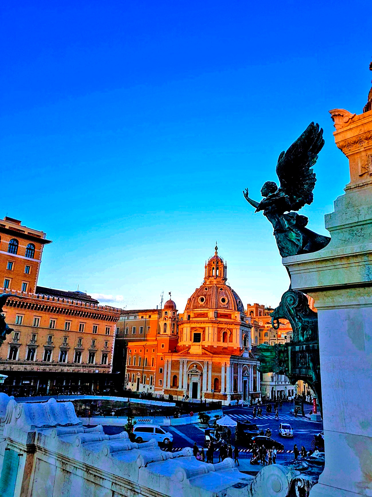 Fazer turismo em Roma reserva lindas imagens como essa