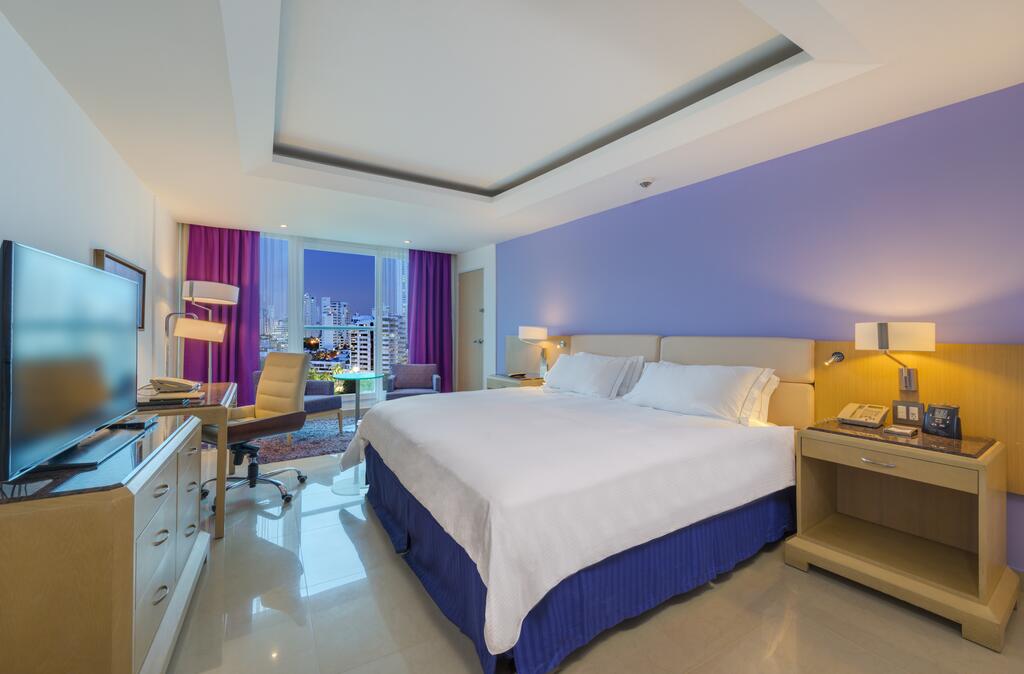 Esse é um dos quartos do Hotel Hilton Cartagena