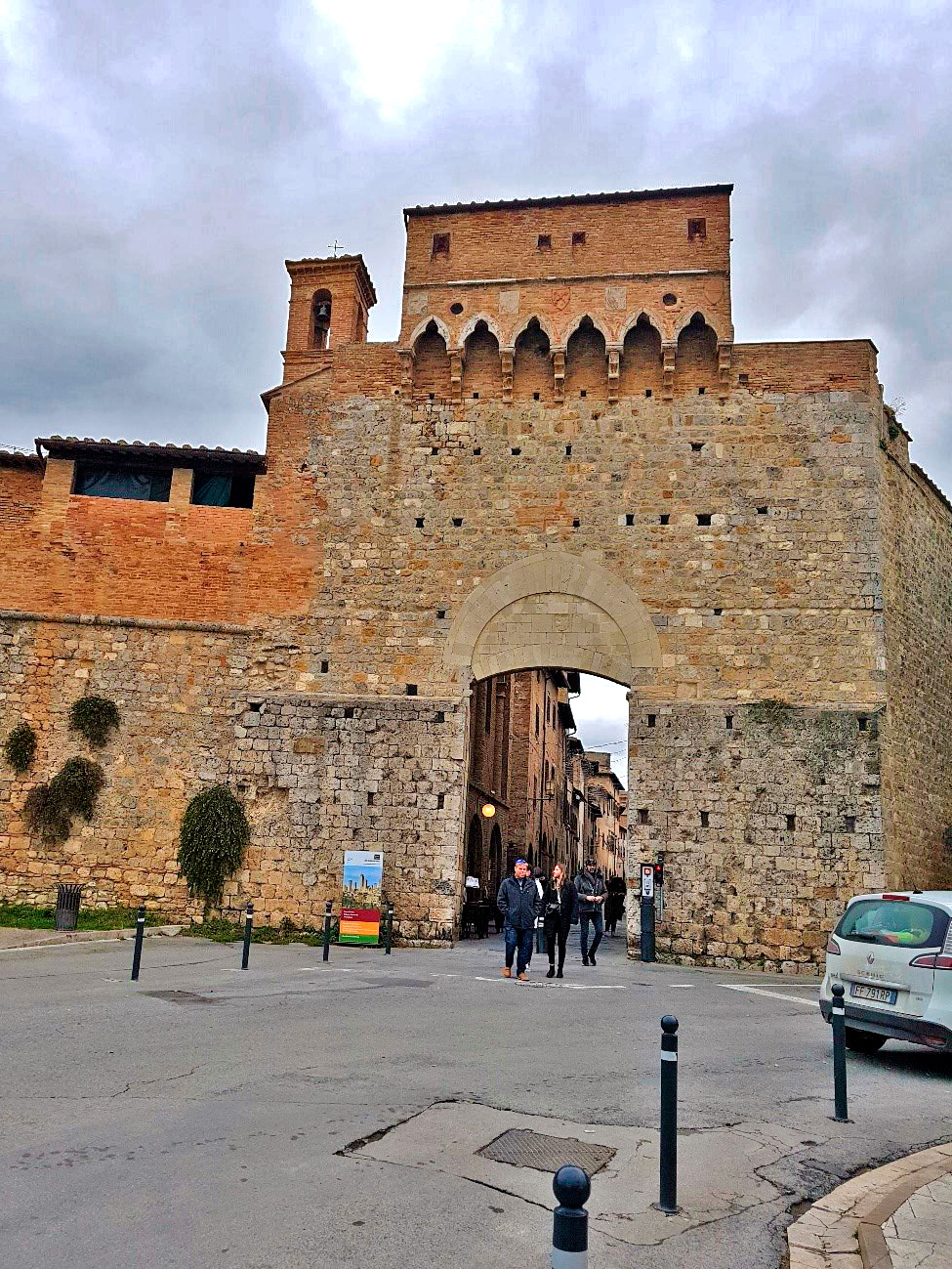 Entrada do Portão San Giovanni em San Gimignano