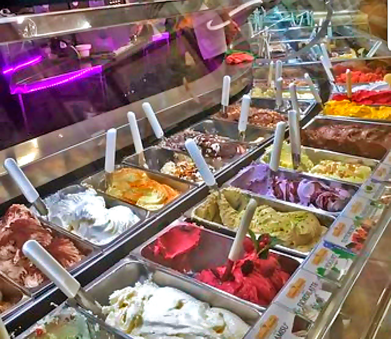 Sorvetes de sabores diversos e maravilhosos na Gelateria Dondoli