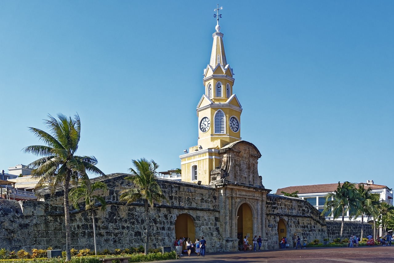 Linda imagem da Torre del Reloj em Cartagena