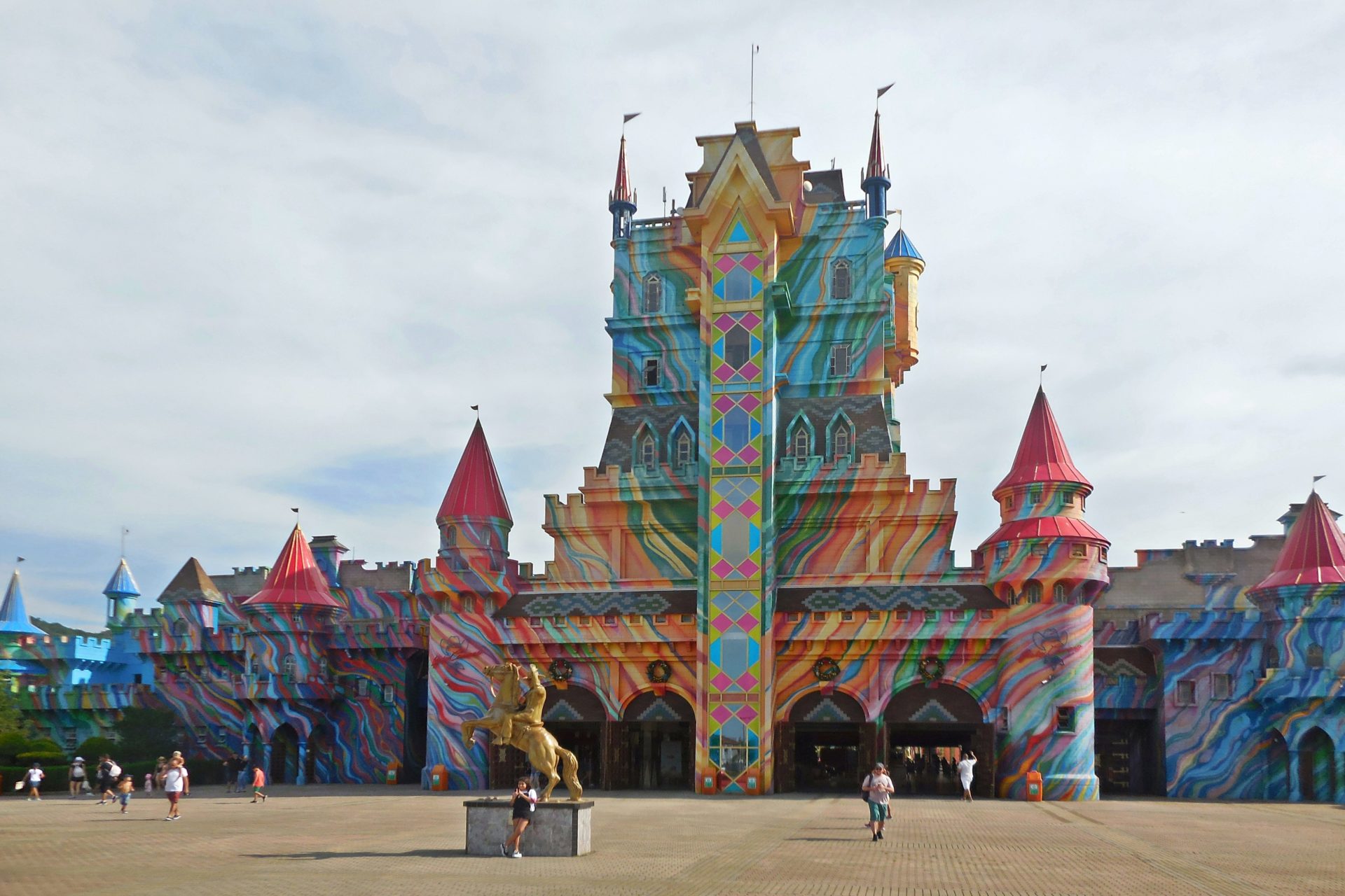 Frente do Castelo do Beto Carrero World