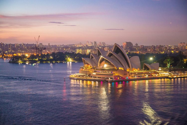 O continente da Oceania é onde fica a famosa Casa de Ópera de Sydney na Austrália