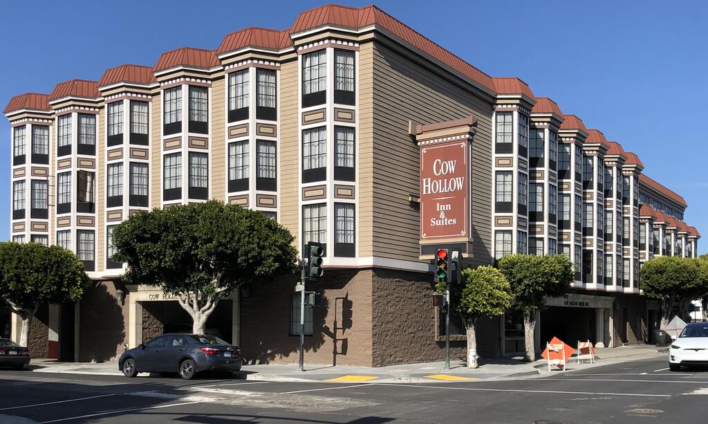 Esse é o Cow Hollow Inn Suites