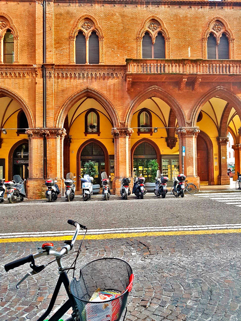 Linda arquitetura de Bolonha na Itália