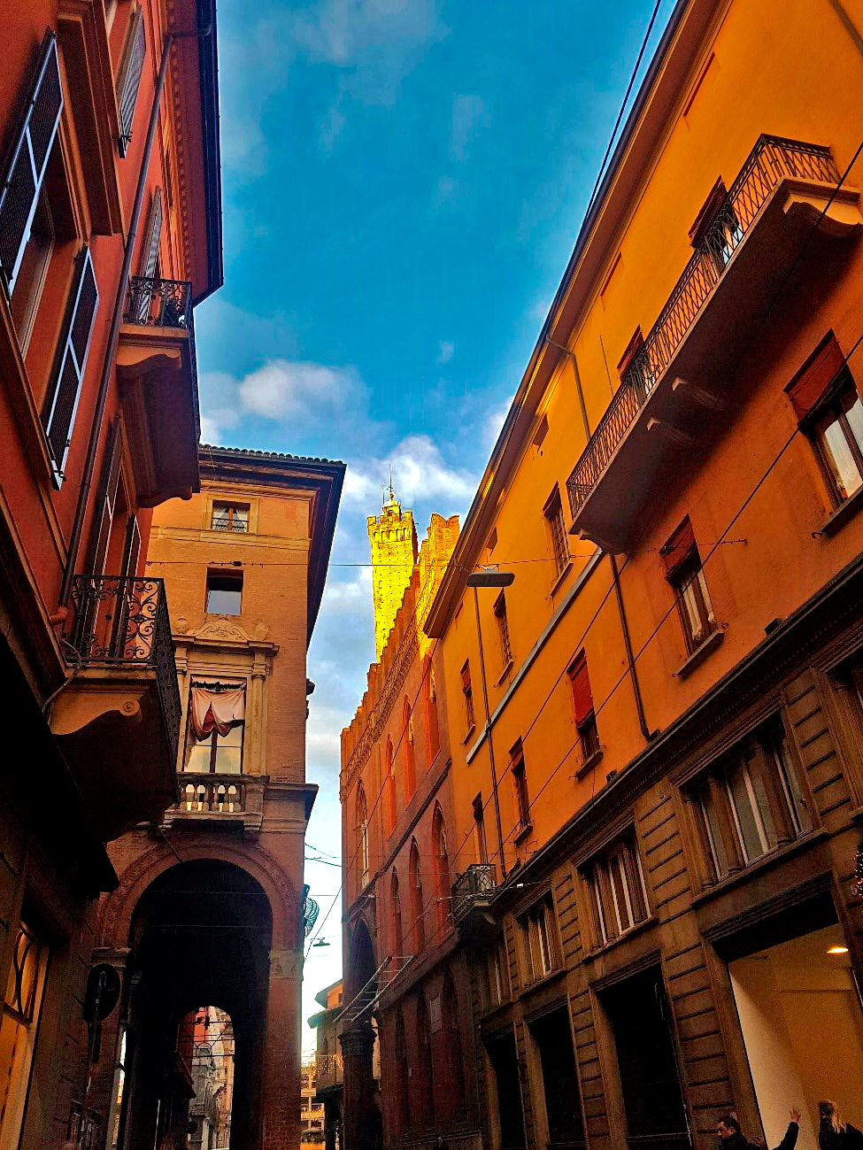 Vista das ruas de Bolonha na Itália