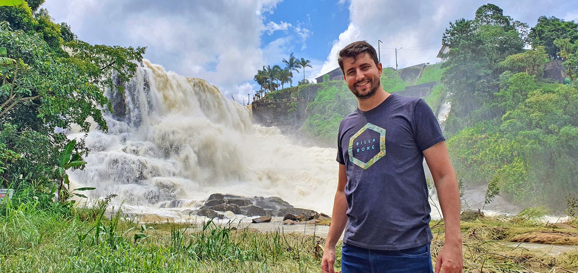 Cachoeira Salto Donner em Doutor Pedrinho no período de cheia