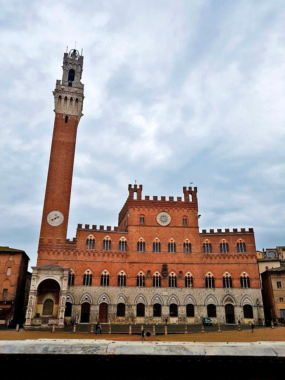Esse é o imponente Palazzo Publico de Siena