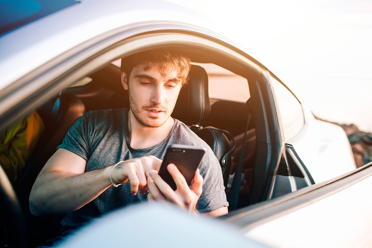 Vai viajar de carro? Saiba como consultar a placa para evitar problemas de trânsito