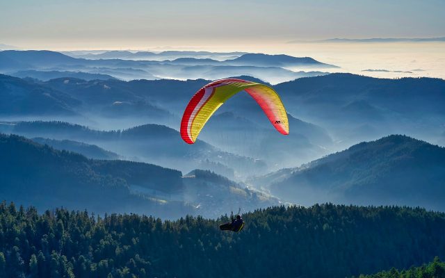 Melhores lugares para voo de parapente no Brasil