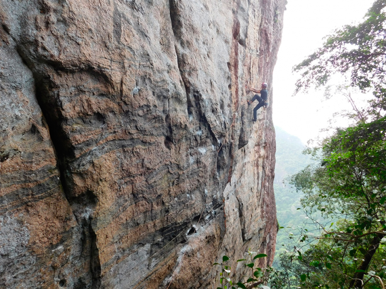 Vias de escalada na Falésia Barrinha