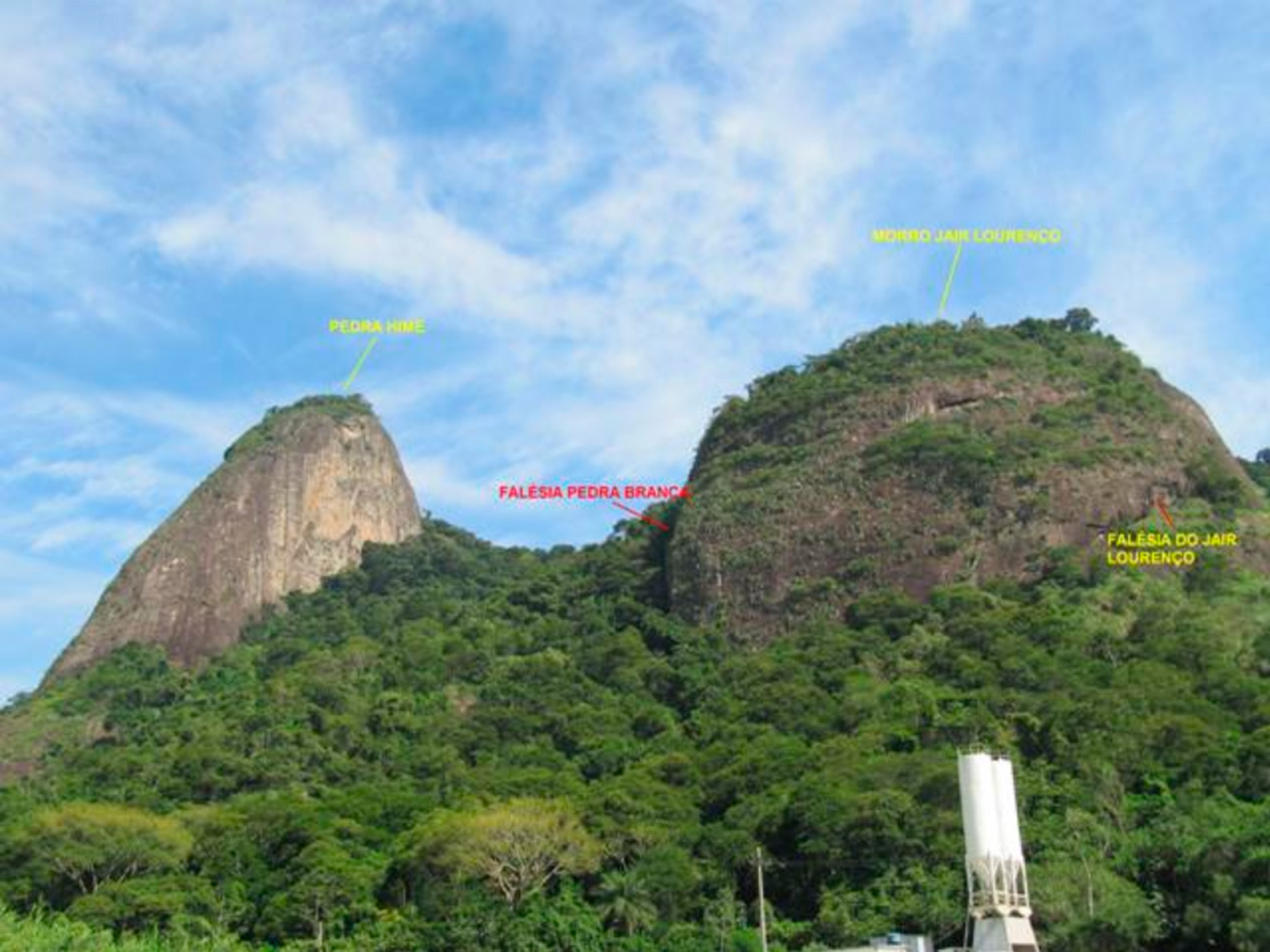 Vias de escalada na Pedra Branca