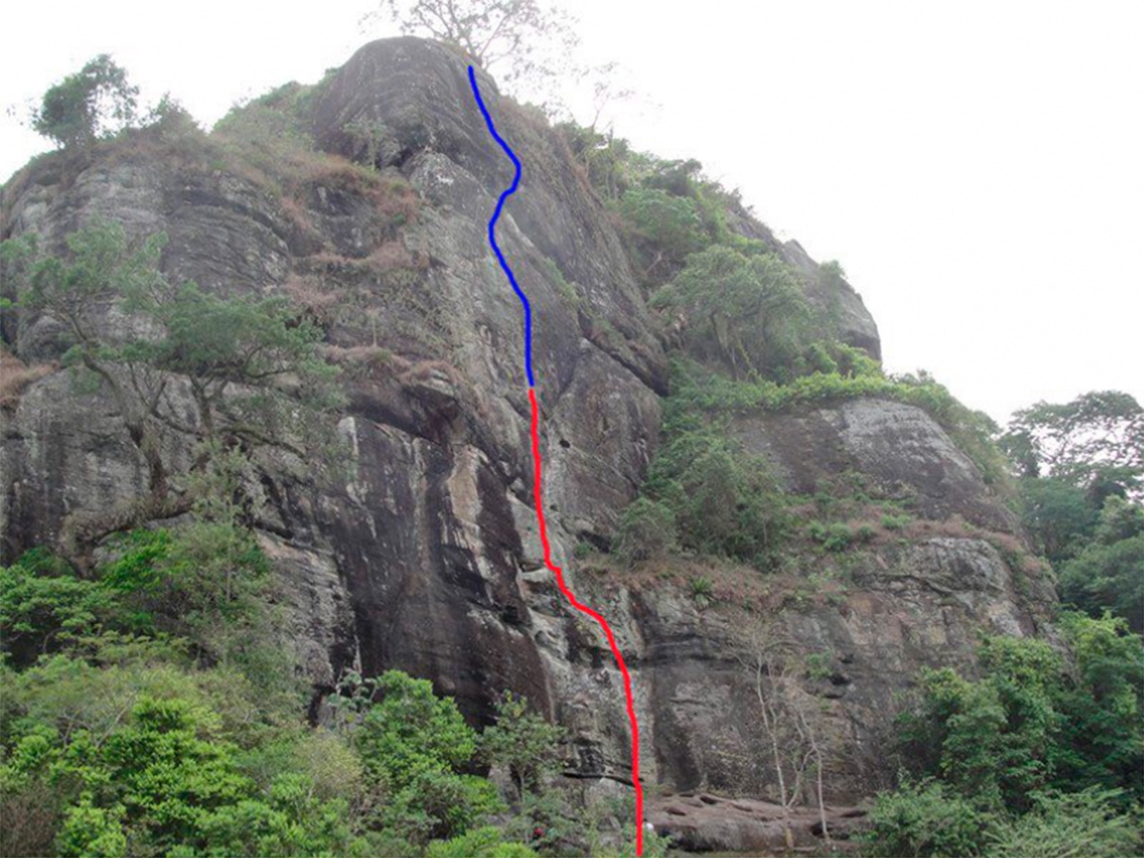 Vias de escalada em Pindamonhangaba