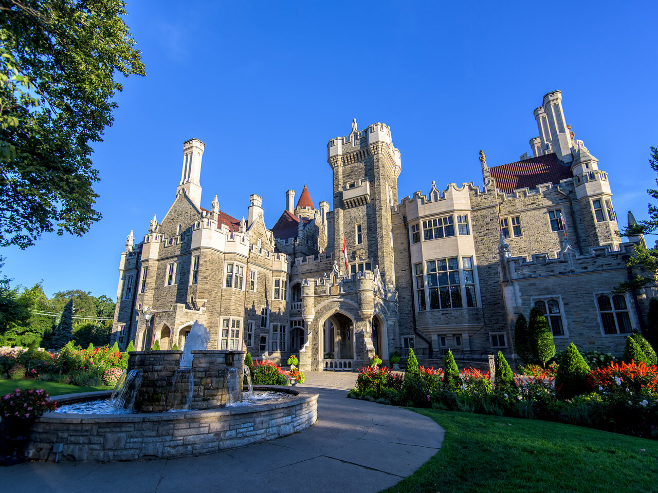 Conheça a Casa Loma em Toronto