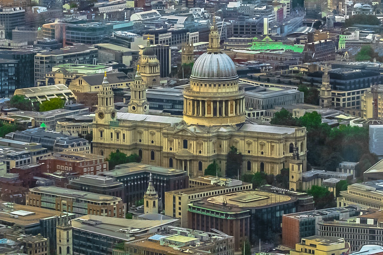 Vista da Catedral de St. Paul em Londres e sua linda arquitetura 