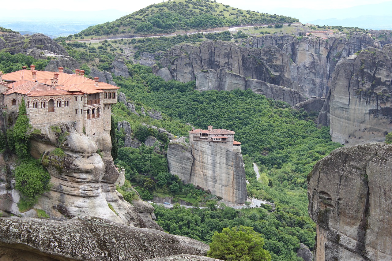 Com o seguro viagem Grécia você pode aproveitar para conhecer o Meteora