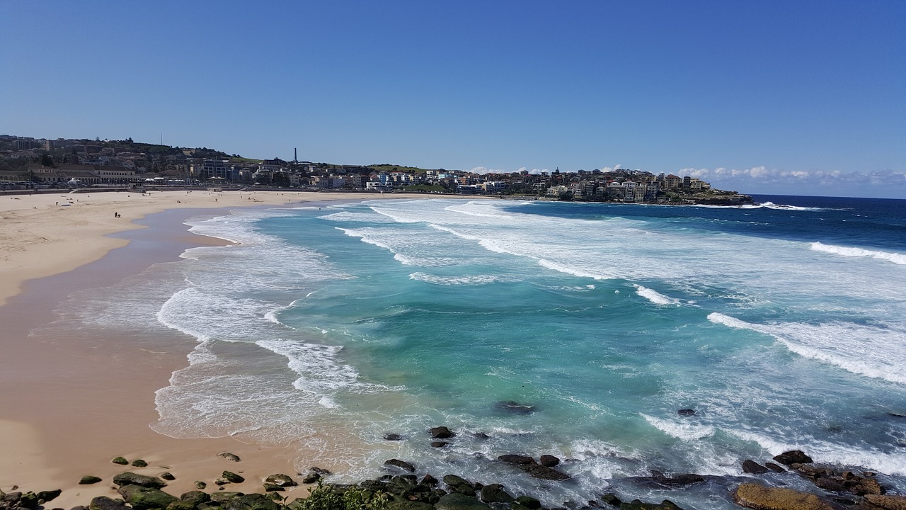 Aproveite para conhecer a Praia de Bondi na Austrália