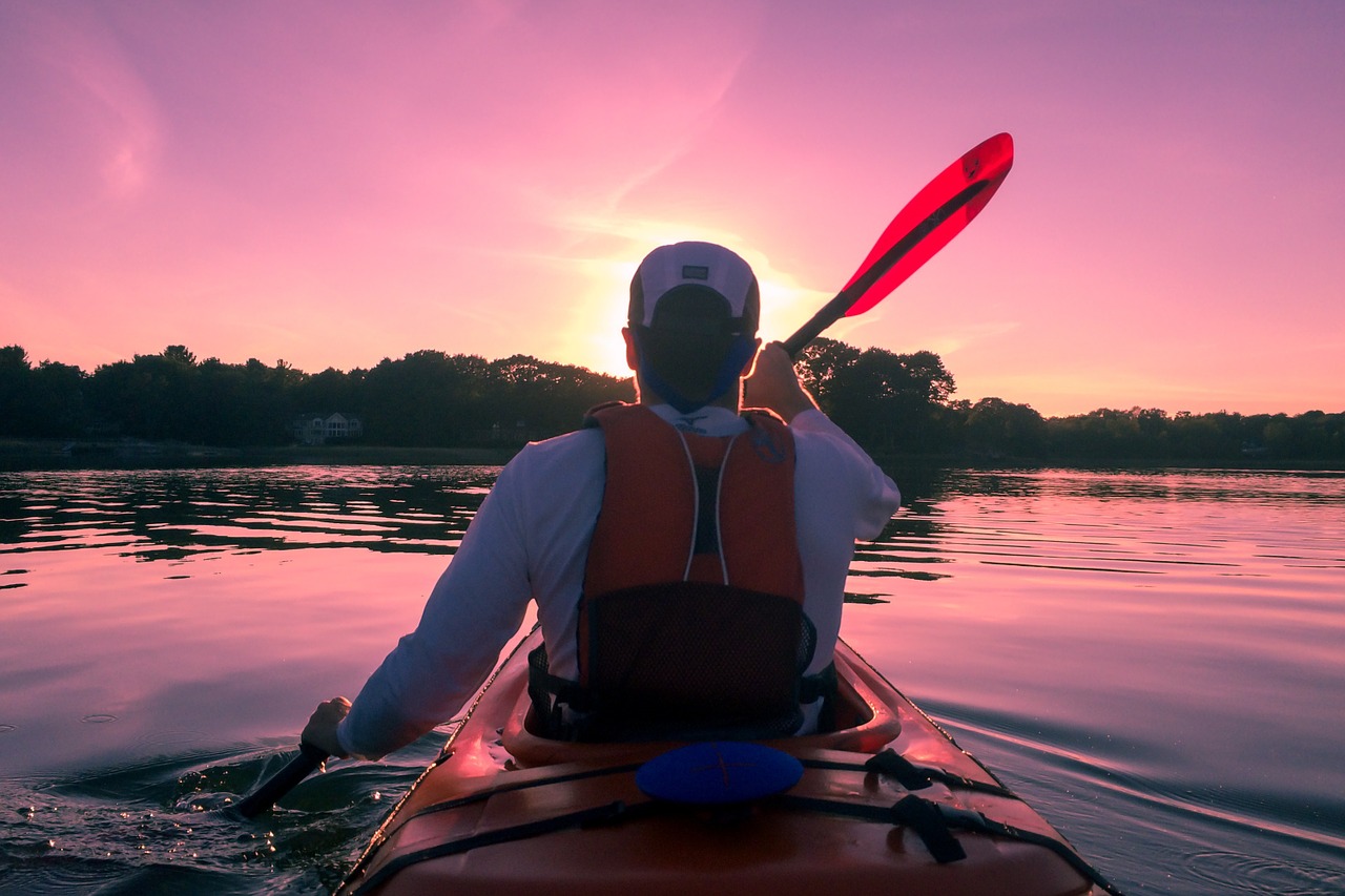 Benefícios de praticar a canoagem