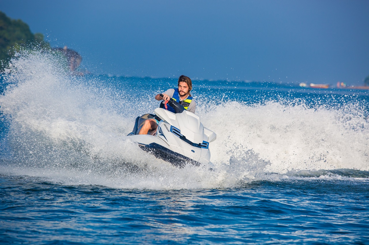 Quais os melhores lugares para passeios de jet ski no Brasil?