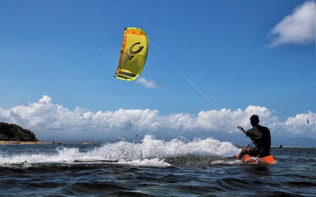 Quais os cuidados para praticar kitesurf?