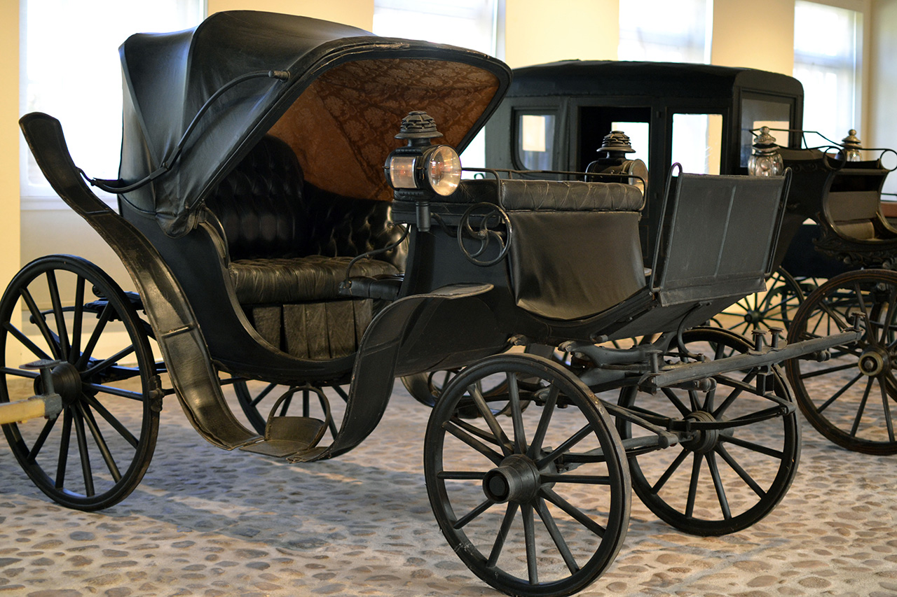 Carruagem do início do século XX exposta no Museu Imperial