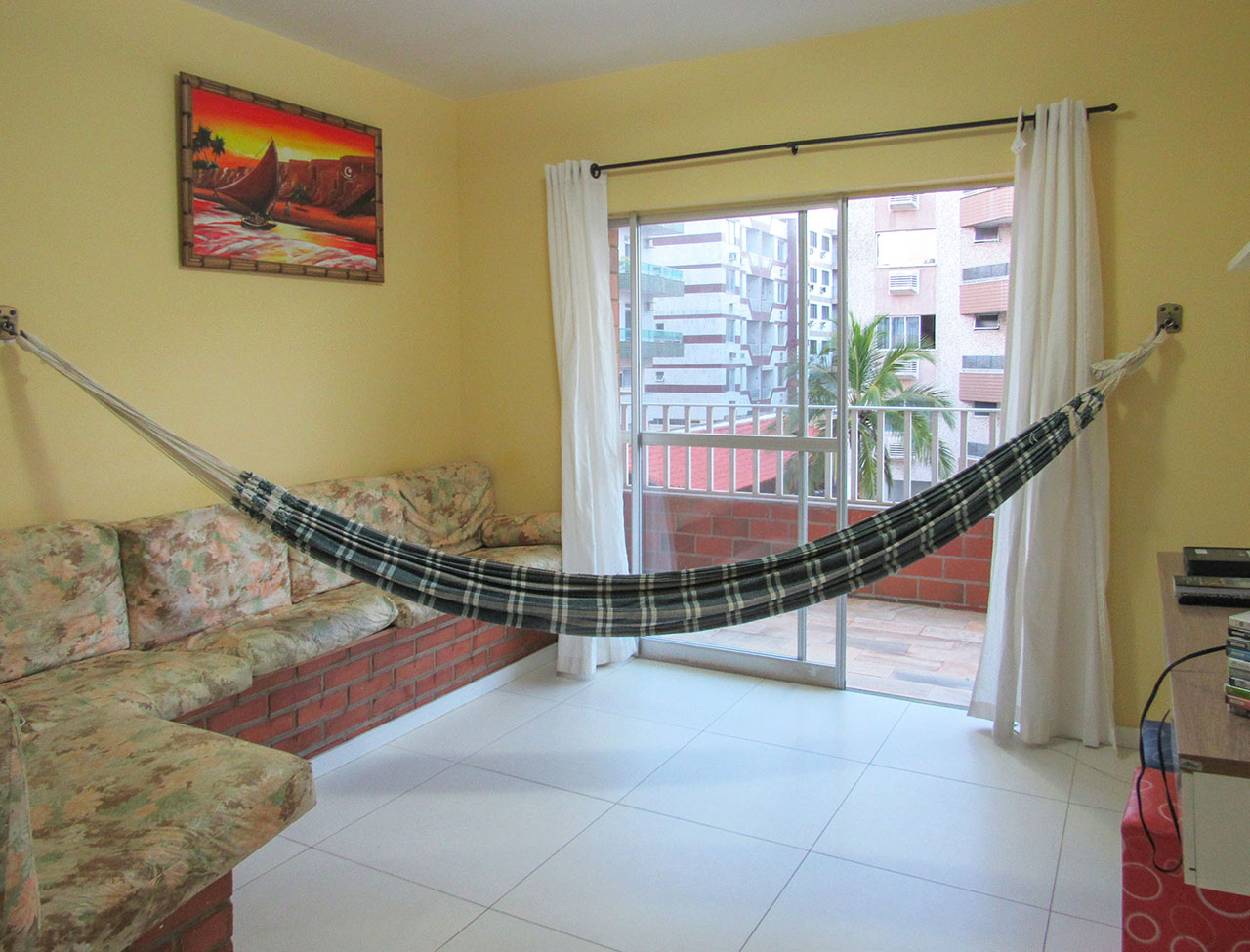 Apartamento temporada em Cabo Frio com piscina na Praia do Forte