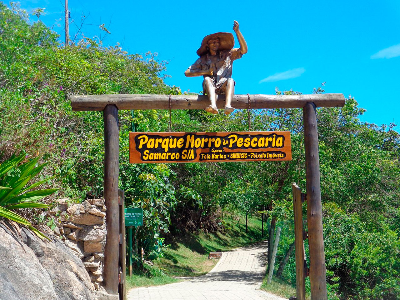 Entrada do Parque Municipal Morro da Pescaria em Guarapari