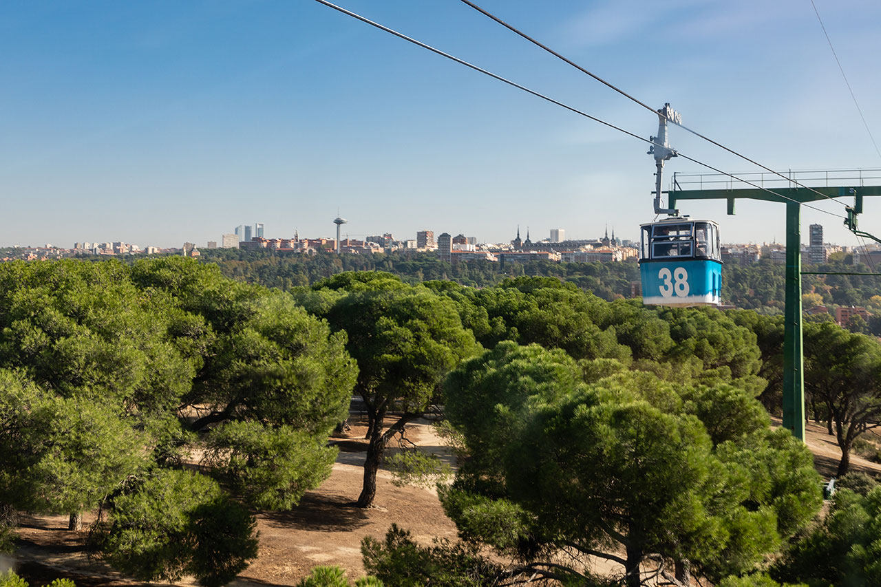 Vista do alto do teleférico da Casa de Campo em Madrid na Espanha