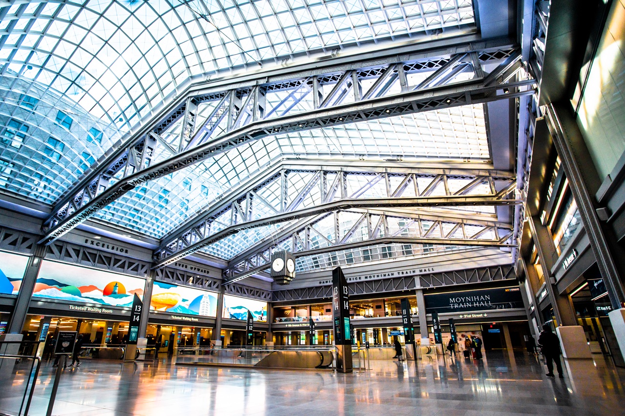 Esse é o interior da Moyinhan Train Hall na Penn Station em Manhattan