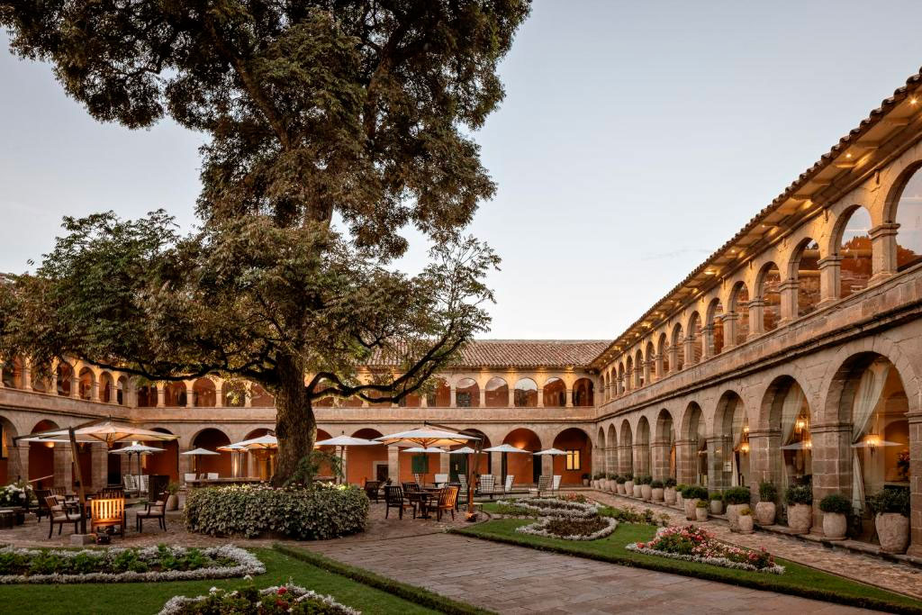 Machu Picchu tem hospedagens simples e luxuosas como o Belmond Hotel Monasterio em Cusco