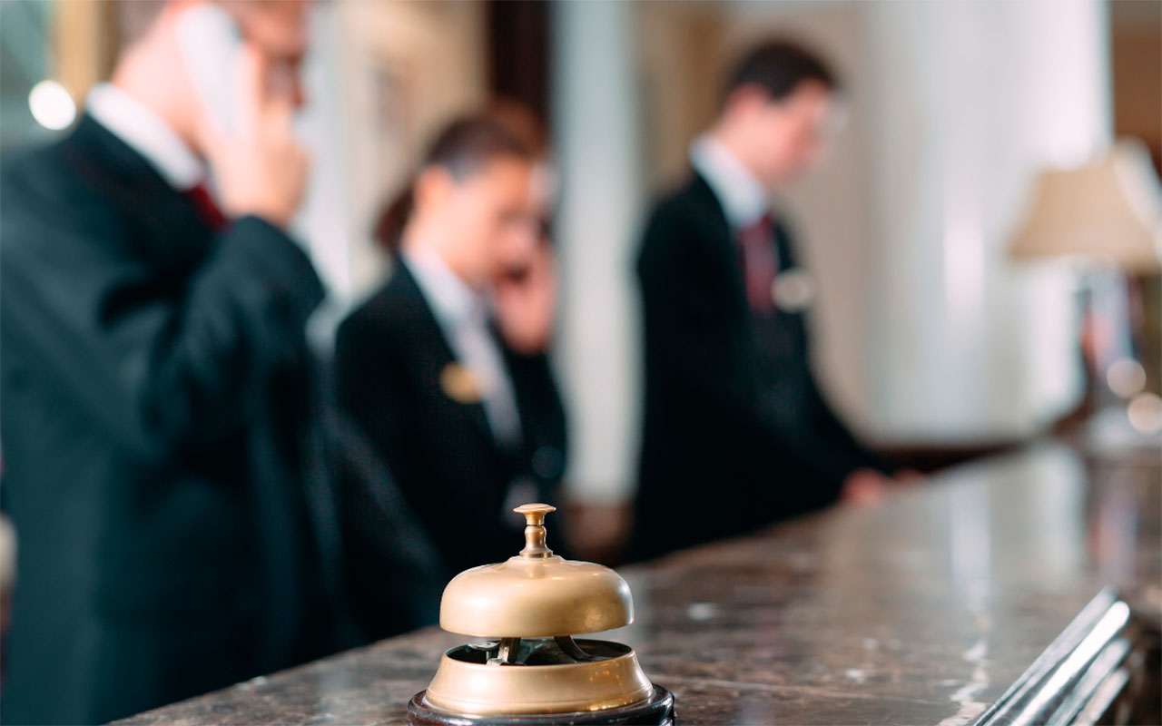 A hospitalidade é um dos fatores a serem considerados ao escolher um hotel
